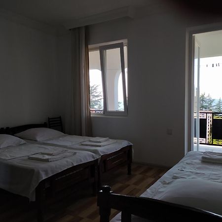 Guest House Teni Махинари Екстериор снимка