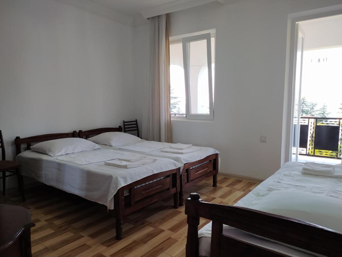 Guest House Teni Махинари Екстериор снимка