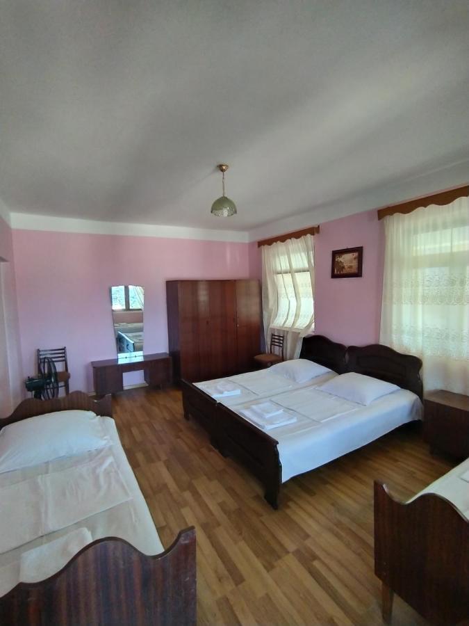 Guest House Teni Махинари Екстериор снимка