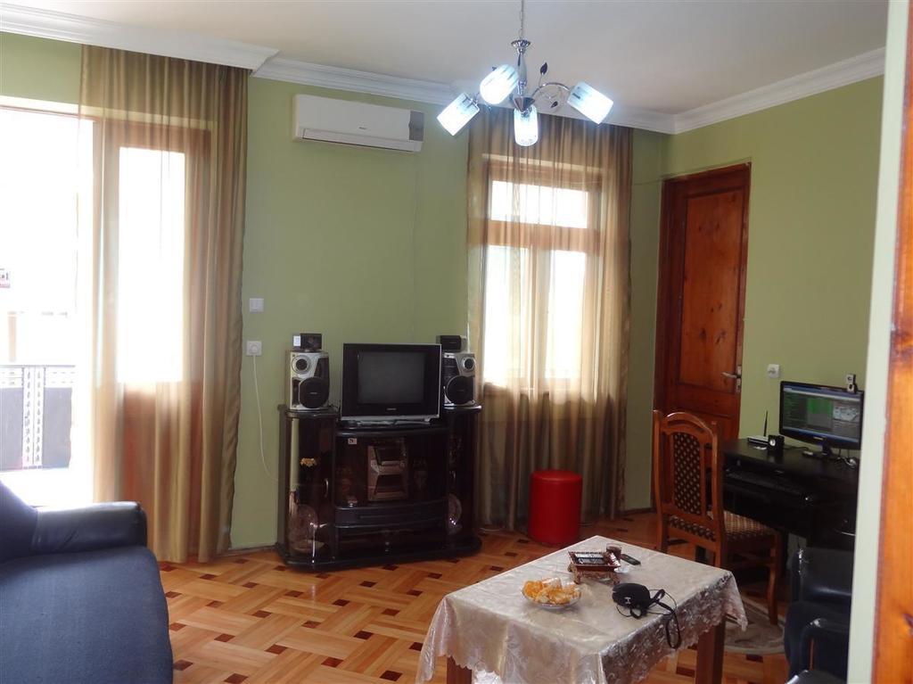 Guest House Teni Махинари Екстериор снимка