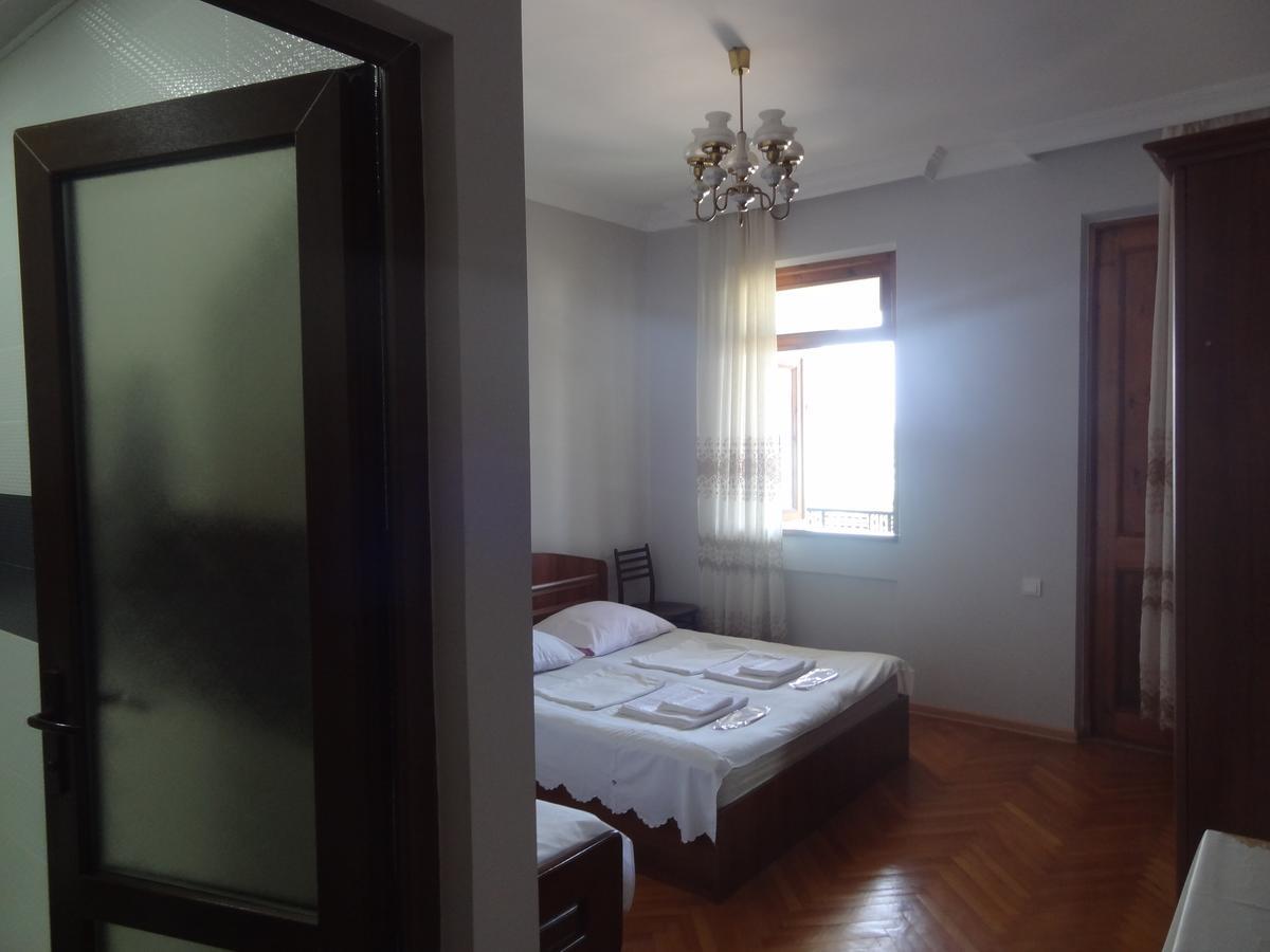 Guest House Teni Махинари Екстериор снимка